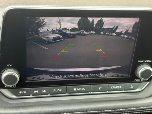 Used 2022 Nissan Rogue SV AWD/4WD image 19