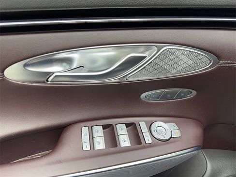 Used 2024 Genesis GV70 2.5T w/ Advanced Package image 32