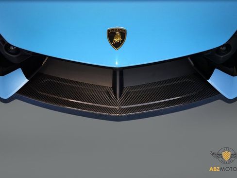 Used 2025 Lamborghini Revuelto image 18