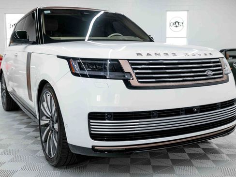 Used 2024 Land Rover Range Rover SV image 6