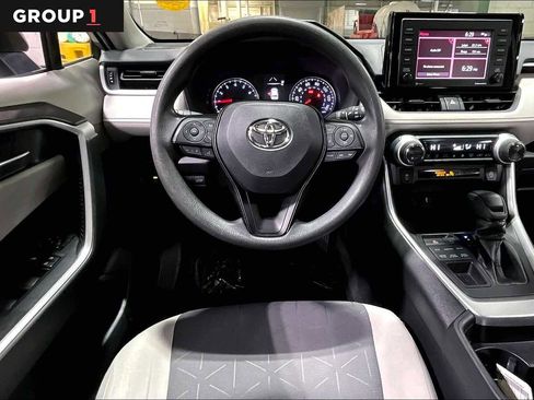 Used 2020 Toyota RAV4 XLE w/ Convenience Package image 6