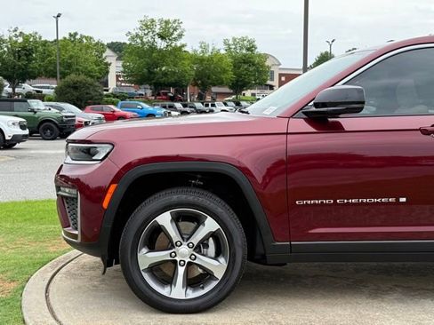 New 2026 Jeep Grand Cherokee L Limited AWD/4WD image 12