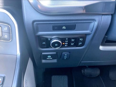Certified 2025 Ford F150 Platinum w/ Equipment Group 702A High AWD/4WD image 36