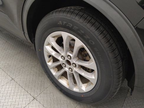 Used 2020 Ford Escape SE FWD image 31