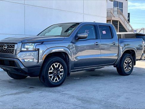 Used 2022 Nissan Frontier SV AWD/4WD image 7