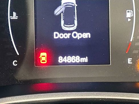 Used 2018 Jeep Compass Latitude image 14