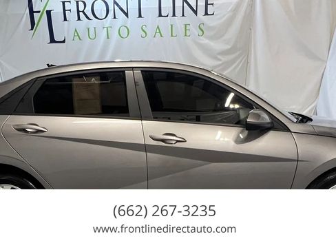 Used 2023 Hyundai Elantra SE FWD image 8
