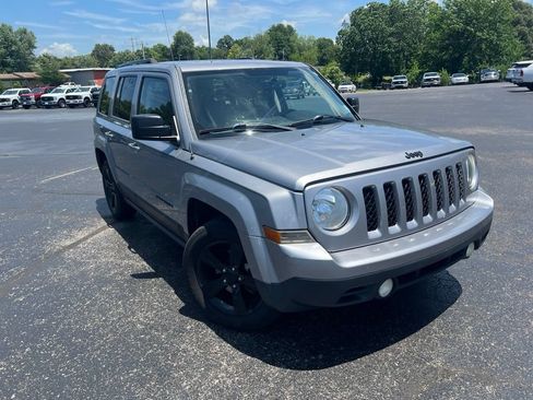 Used 2015 Jeep Patriot Sport w/ Power Value Group FWD image 1