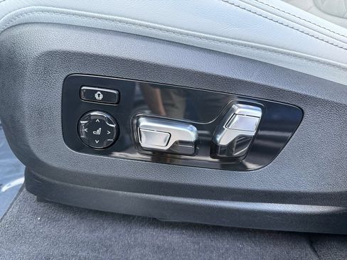Certified 2025 BMW X7 xDrive40i w/ M Sport Package AWD/4WD image 36