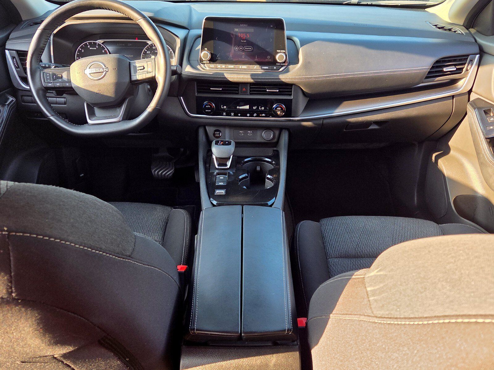 Used 2025 Nissan Rogue SV FWD image 8