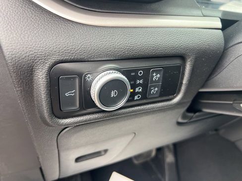 Certified 2022 Ford Explorer XLT w/ Equipment Group 202A image 8