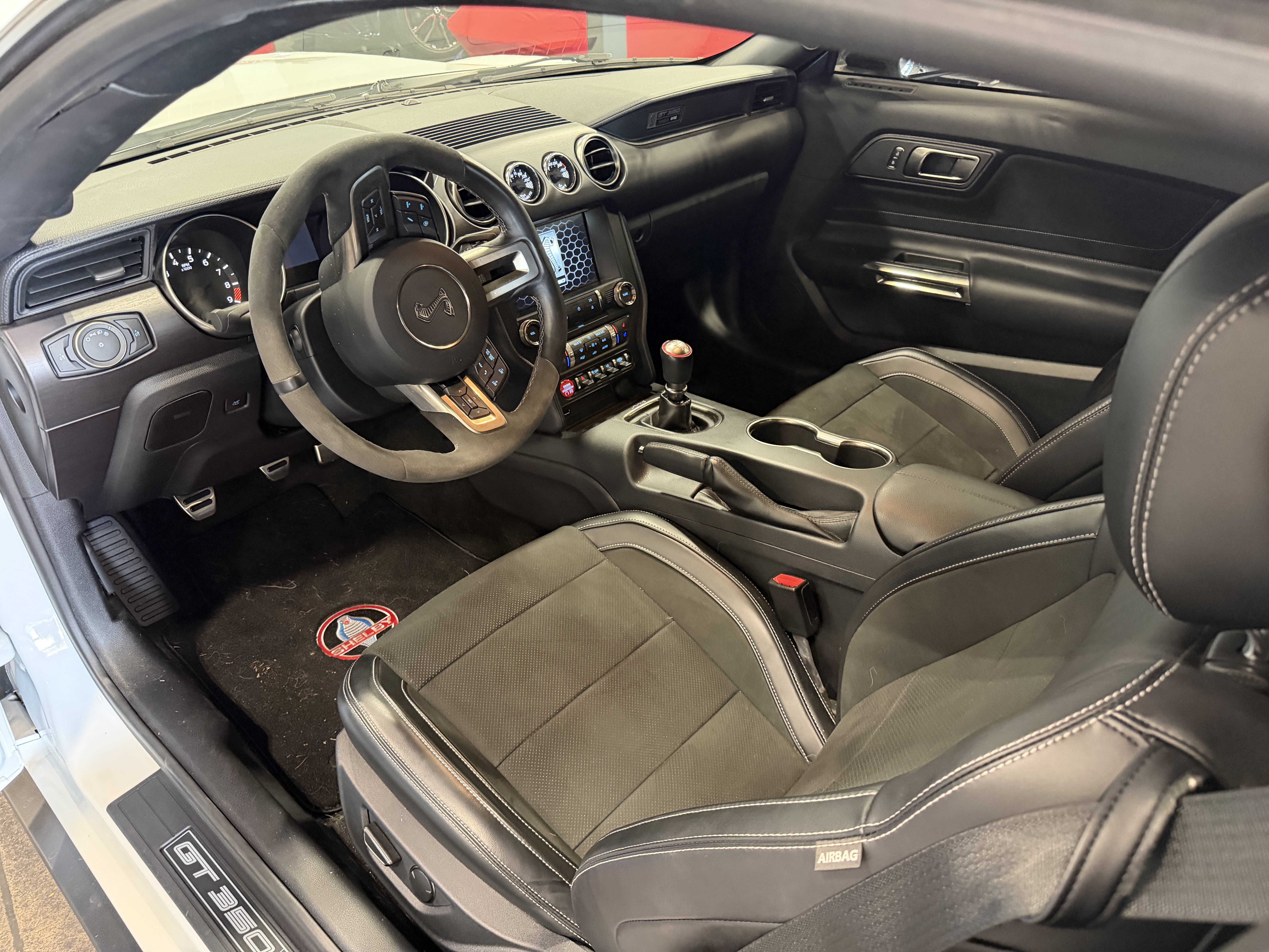 Used 2016 Ford Mustang Shelby GT350 w/ Technology Package RWD image 10