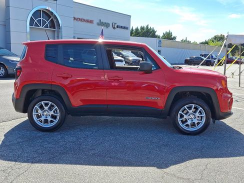 Certified 2023 Jeep Renegade Latitude image 7