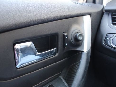 Used 2013 Ford Edge Limited FWD image 6