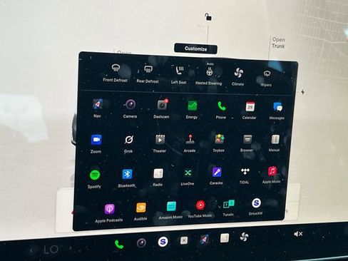 Used 2023 Tesla Model Y Long Range image 37