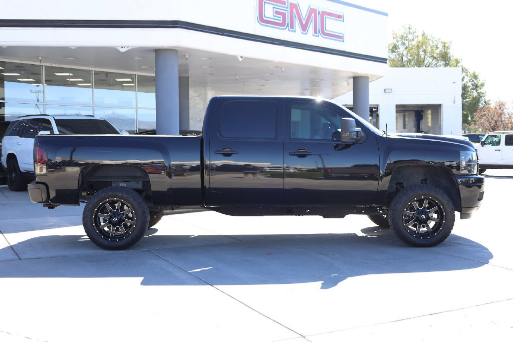 Used 2013 Chevrolet Silverado 2500 LTZ w/ LTZ Plus Package AWD/4WD image 7