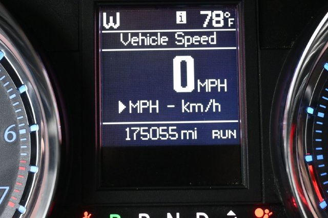 Used 2014 Chrysler Town & Country Touring-L FWD image 28