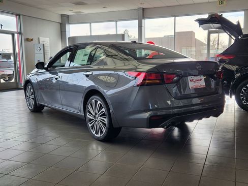 New 2025 Nissan Altima 2.5 SL image 3