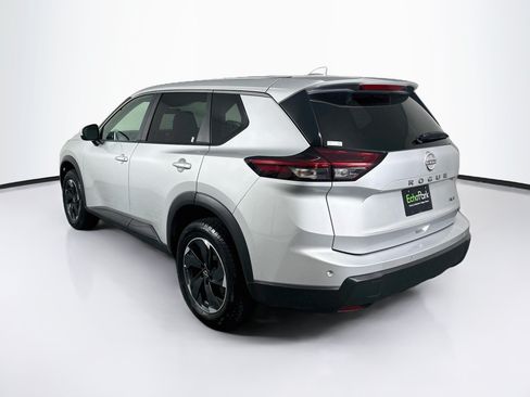 Used 2025 Nissan Rogue SV AWD/4WD image 5