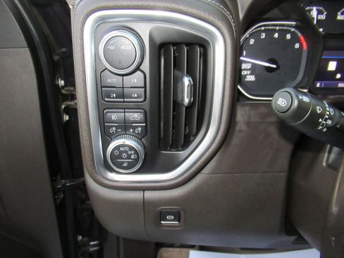 Used 2020 GMC Sierra 1500 SLT w/ SLT Premium Plus Package image 16