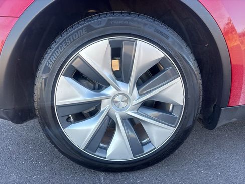 Used 2020 Tesla Model Y Long Range image 27