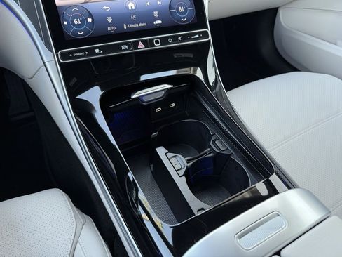 Certified 2025 Mercedes-Benz C 300 Sedan image 22