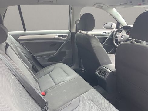 Used 2016 Volkswagen Golf S image 16