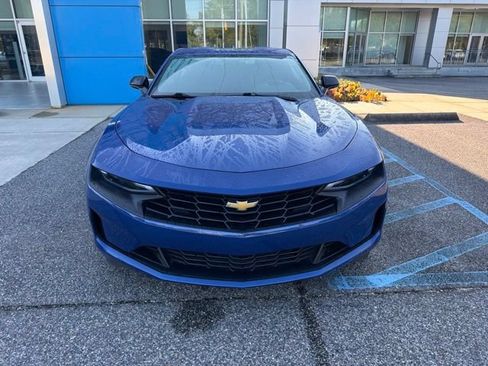 Used 2022 Chevrolet Camaro LT RWD image 2