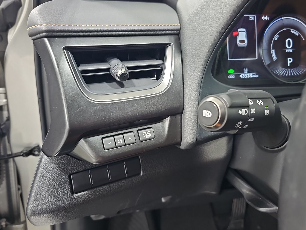 Used 2022 Lexus UX 250h w/ Accessory Package (Z2) AWD/4WD image 24