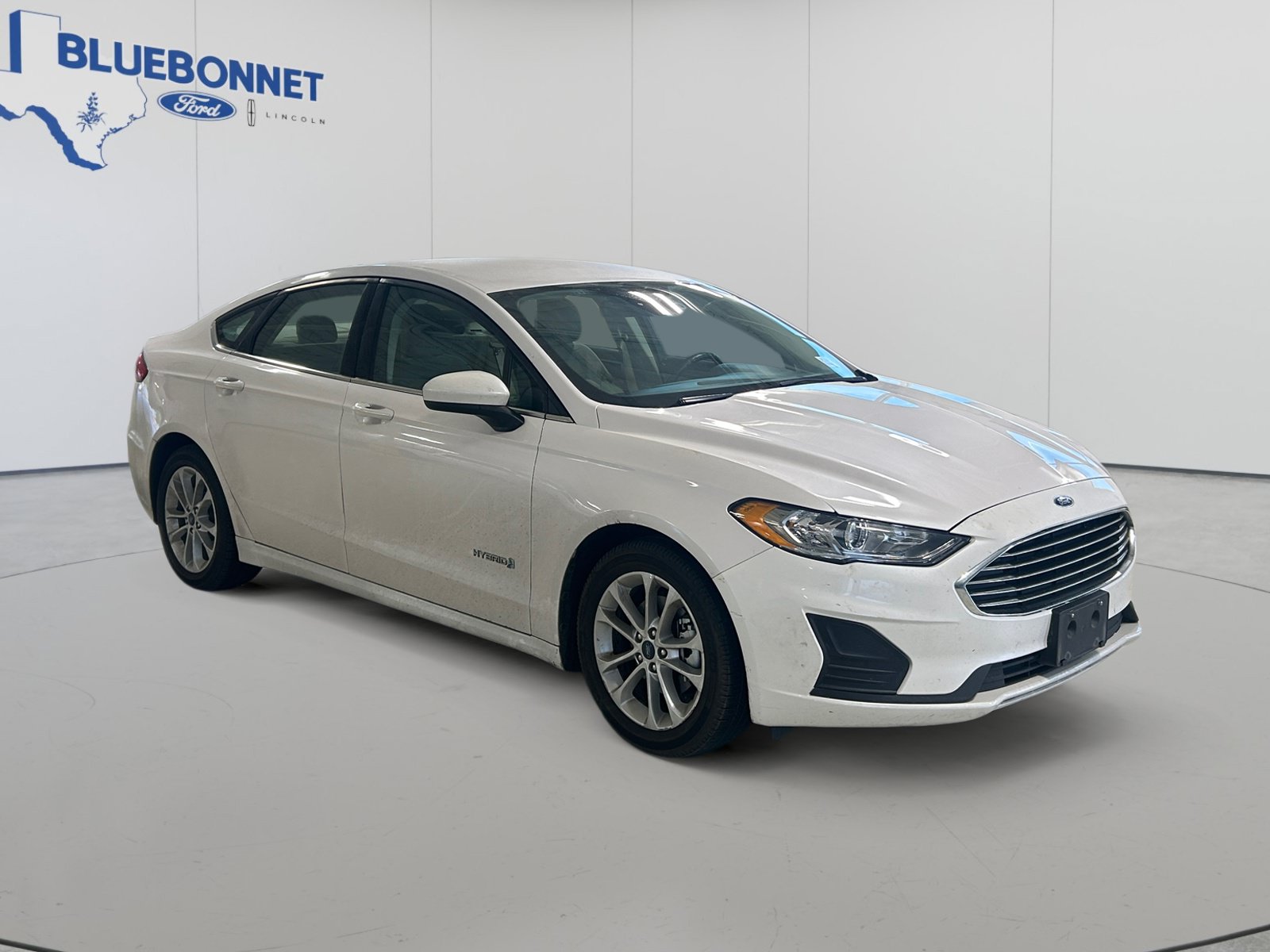 Used 2019 Ford Fusion SE FWD image 3
