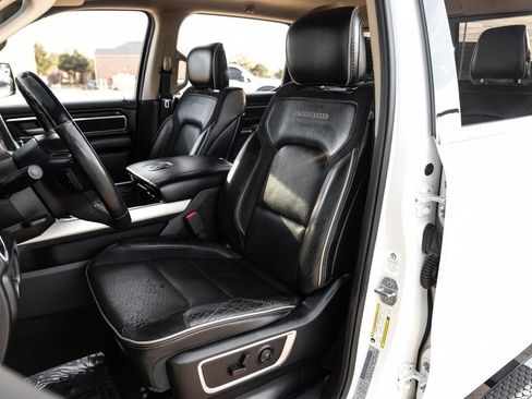 Used 2019 RAM 1500 Laramie image 32