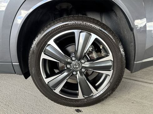 Used 2022 Lexus UX 250h w/ Premium Package image 11