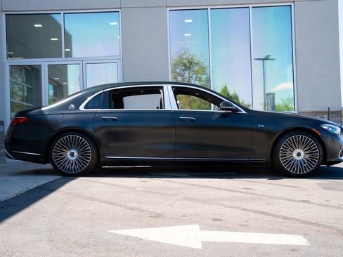 Used 2023 Mercedes-Benz Maybach S 680 4MATIC w/ Manufaktur Leather Package image 9