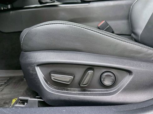 Used 2025 Toyota Camry SE w/ Convenience Package FWD image 29
