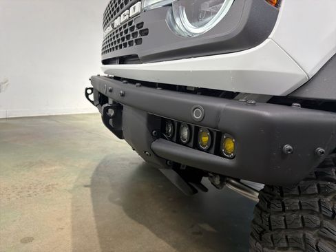 Used 2025 Ford Bronco Badlands image 14