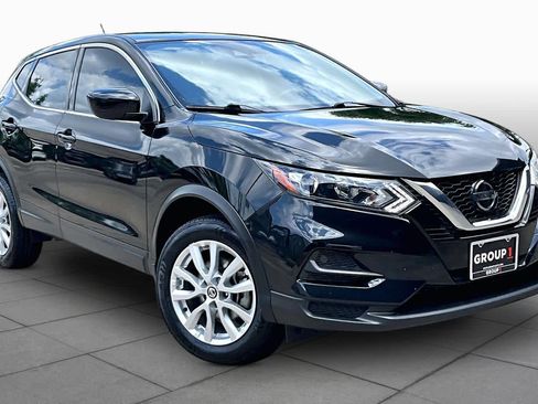 Certified 2021 Nissan Rogue Sport S image 3