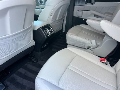 Certified 2023 Kia Sorento SX Prestige image 12