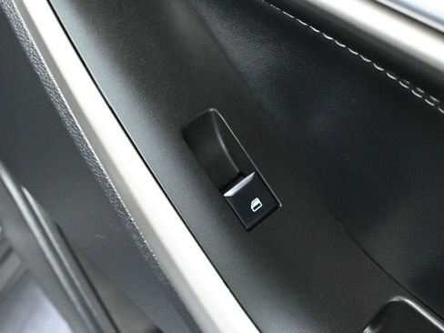 Used 2023 Ford Explorer XLT image 47