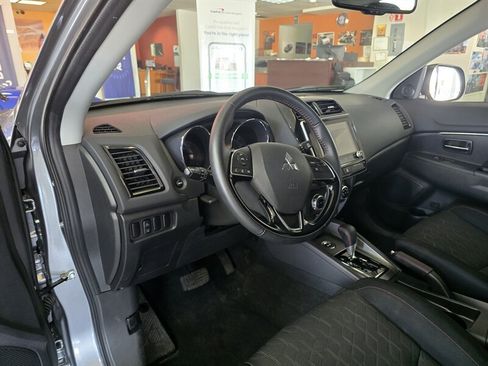 Used 2025 Mitsubishi Outlander Sport ES AWD/4WD image 8