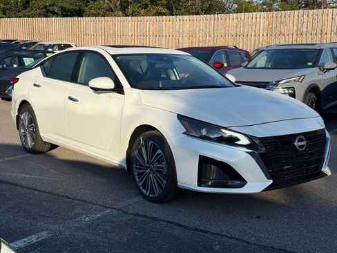 New 2025 Nissan Altima 2.5 SL image 6