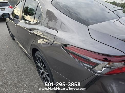Used 2023 Toyota Camry SE w/ Convenience Package FWD image 9
