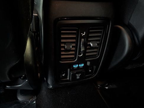 Used 2024 Dodge Durango R/T AWD/4WD image 32