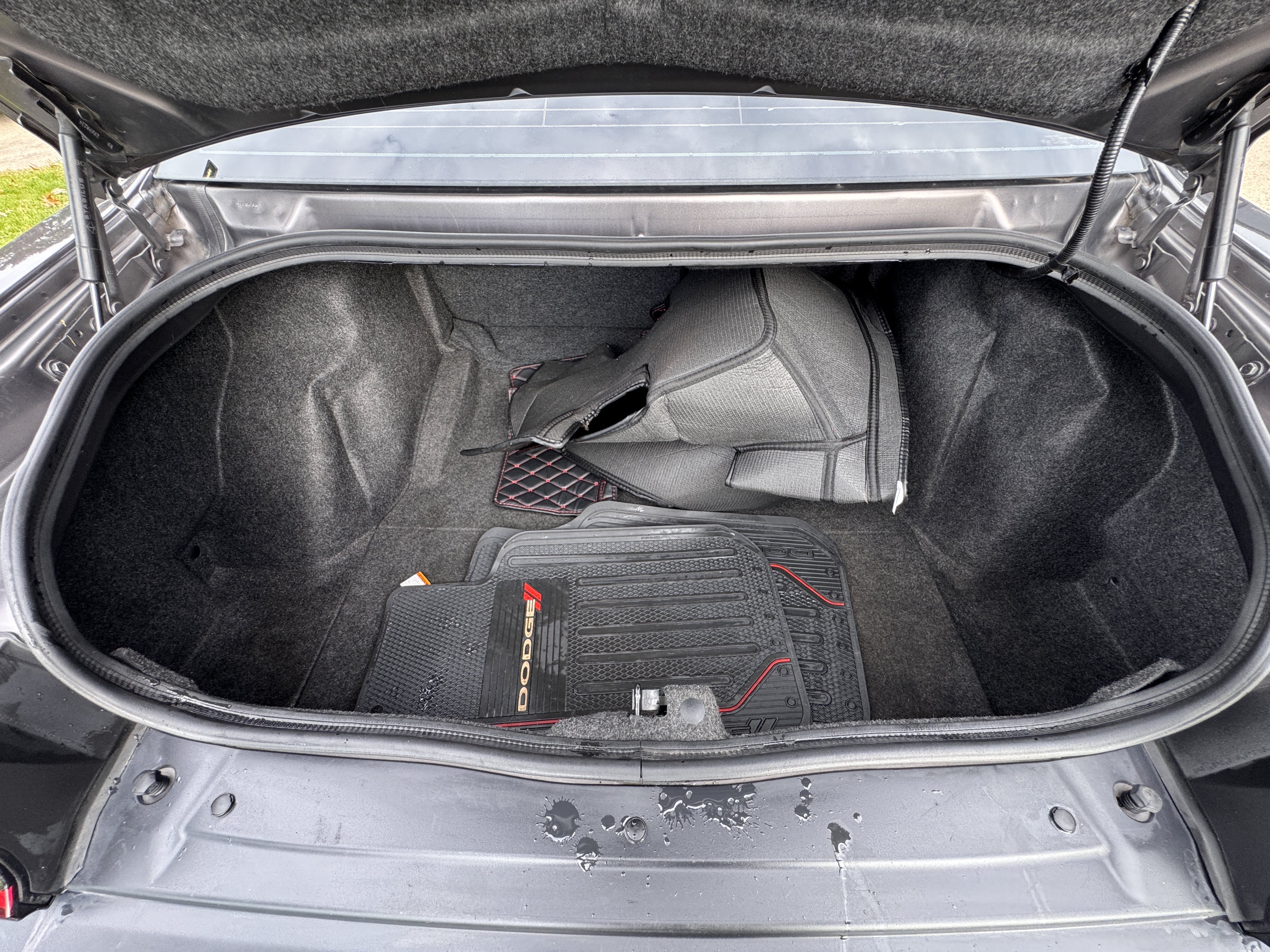 Used 2018 Dodge Challenger R/T Scat Pack w/ Leather Interior Group RWD image 9