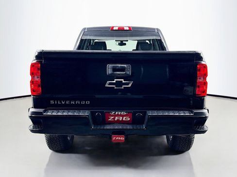 Used 2018 Chevrolet Silverado 1500 Custom w/ Custom Convenience Package AWD/4WD image 4