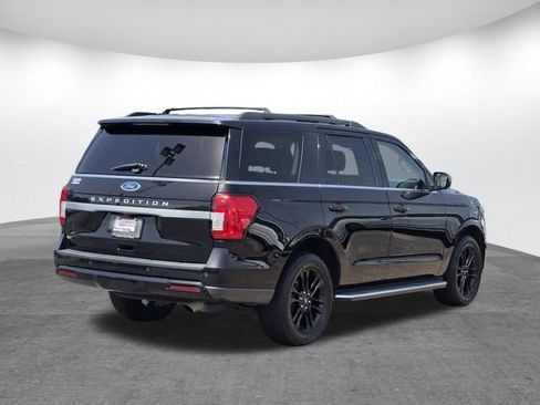 Used 2023 Ford Expedition XLT AWD/4WD image 4