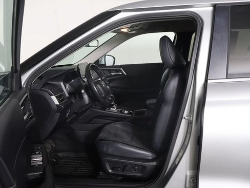 Used 2024 Mitsubishi Outlander SE FWD image 27