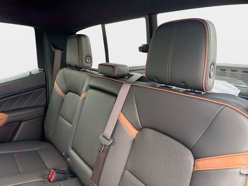 New 2026 GMC Canyon AT4 w/ Technology Plus Package AWD/4WD image 12