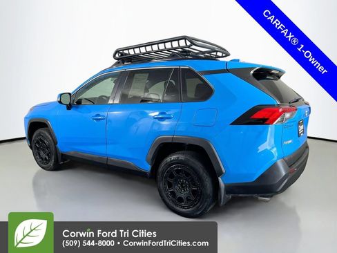 Used 2019 Toyota RAV4 LE w/ All Weather Liner Package AWD/4WD image 11