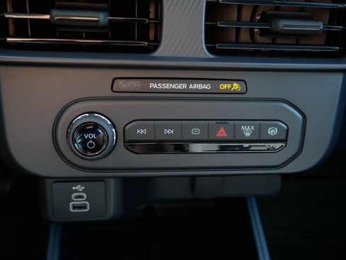 Used 2026 Ford Maverick XL FWD image 32