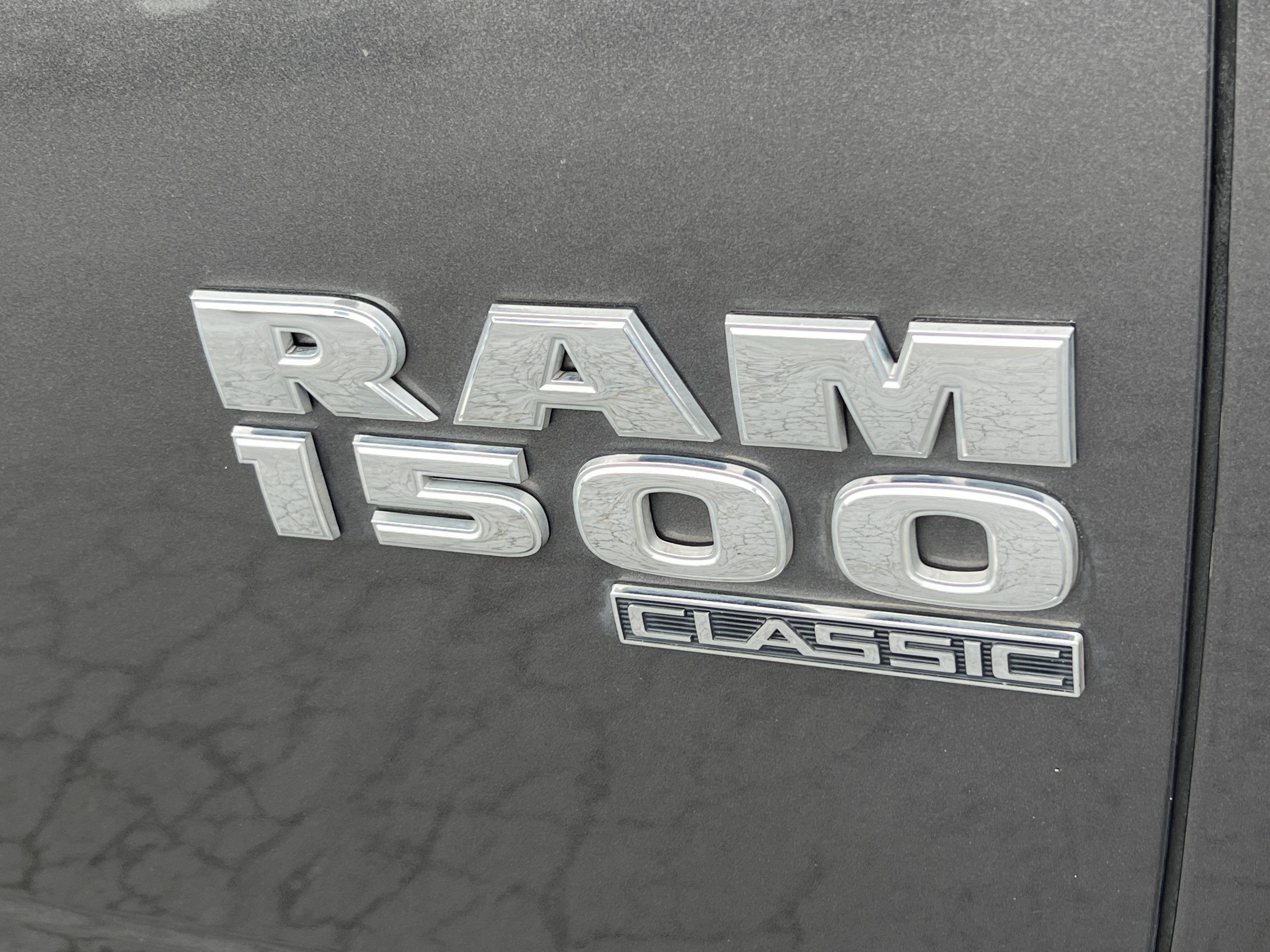 Used 2019 RAM 1500 Classic SLT w/ Luxury Group AWD/4WD image 9